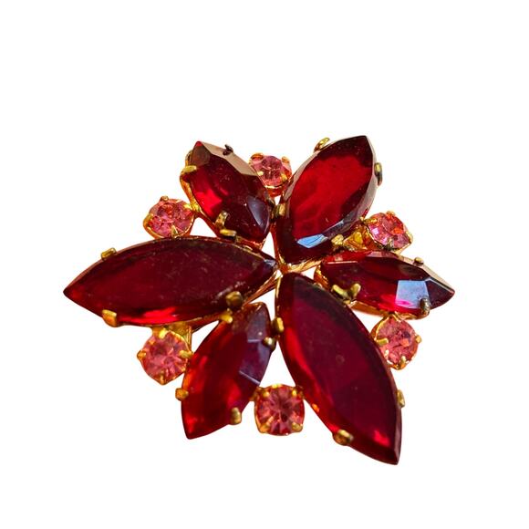 Red & pink rhinestones brooch on goldtone pin flower motif vintage mid century - Picture 7 of 7